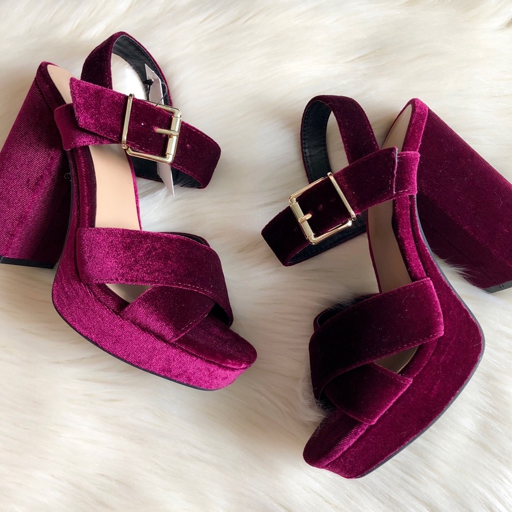 New Mossimo Velvet Pink Platform Pumps